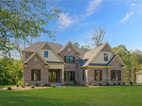 8211 Pyramid Drive, Summerfield, NC 27358