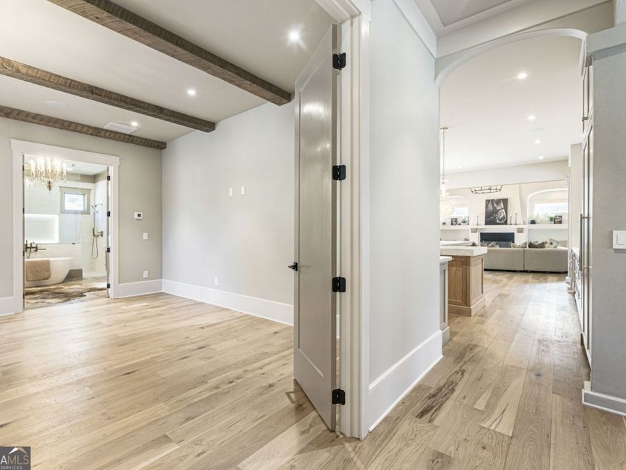 Property Image 100