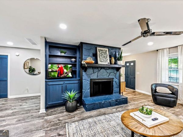 527 Charing Cross Drive, Marietta, GA 30066