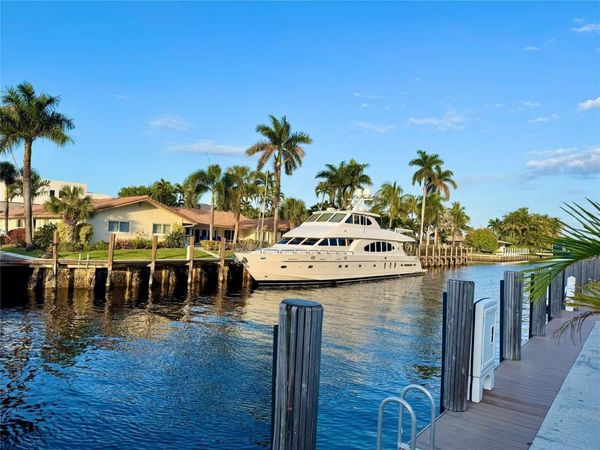 3111 NE 51st Street, Unit 201c, Fort Lauderdale, FL 33308