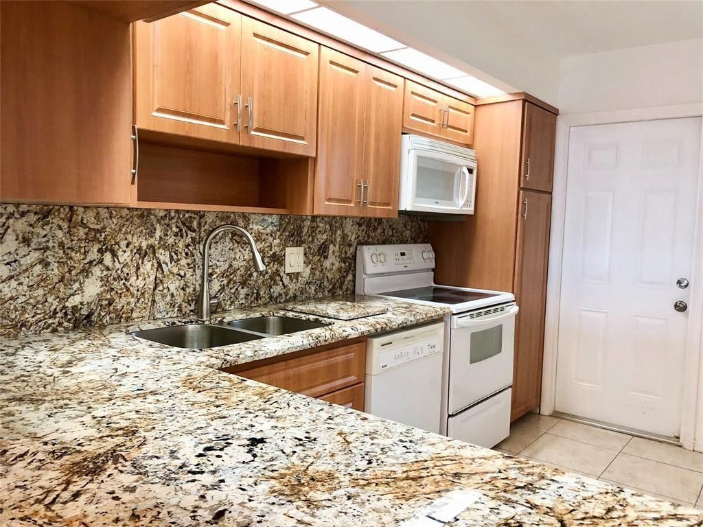 3111 NE 51st Street, Unit 201C, Fort Lauderdale, FL 33308 Photo