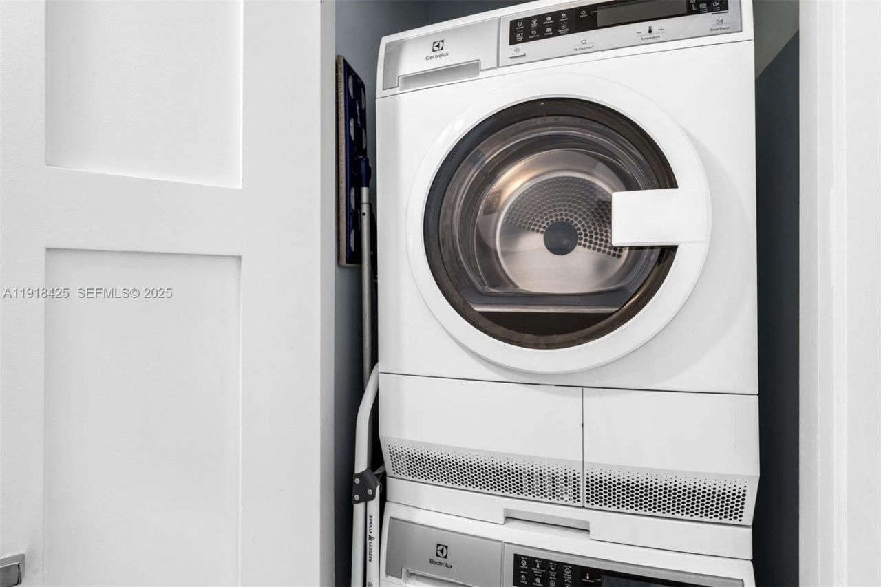 5225 Collins Ave, Unit 603, Miami Beach, FL 33140 Photo