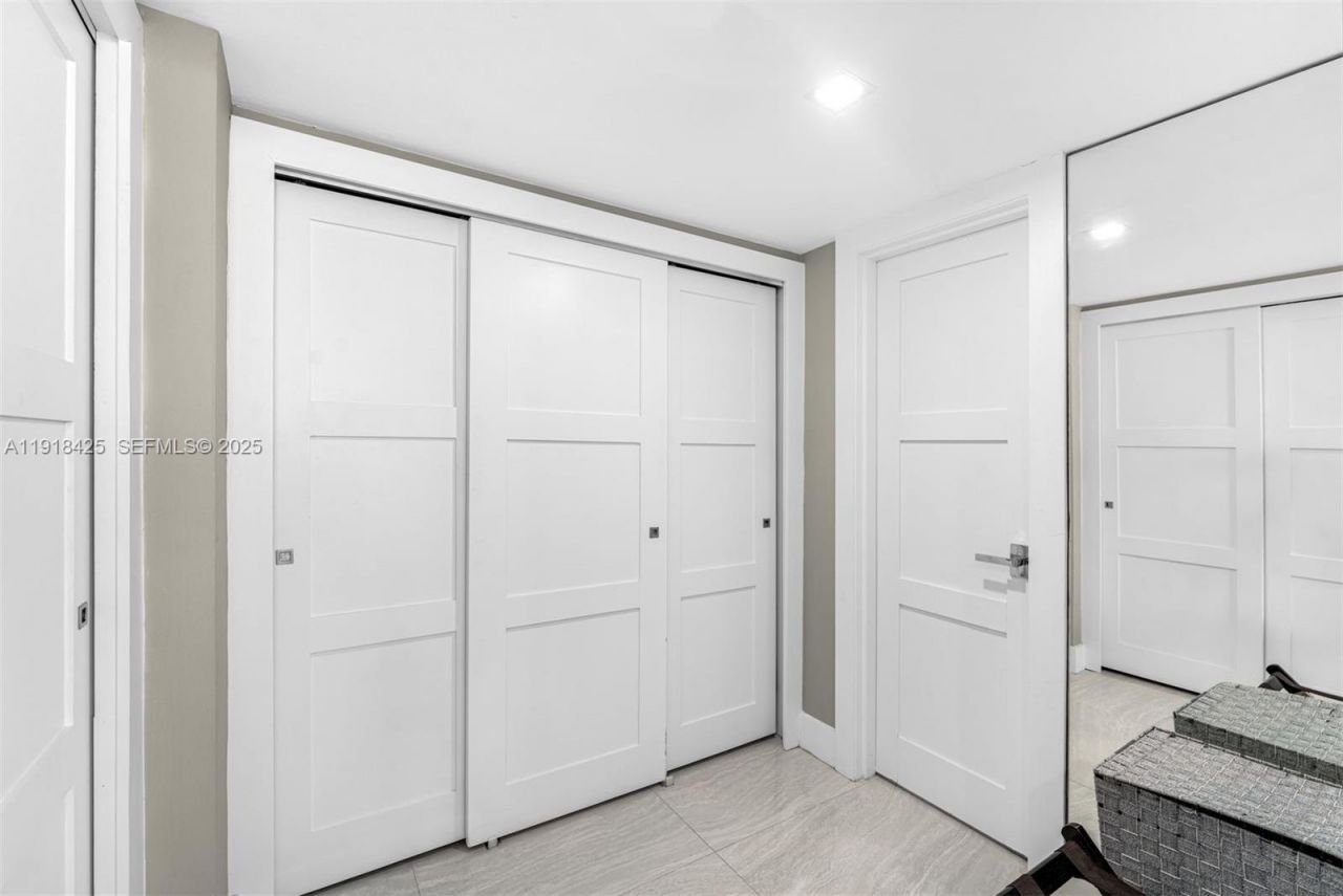 5225 Collins Ave, Unit 603, Miami Beach, FL 33140 Photo