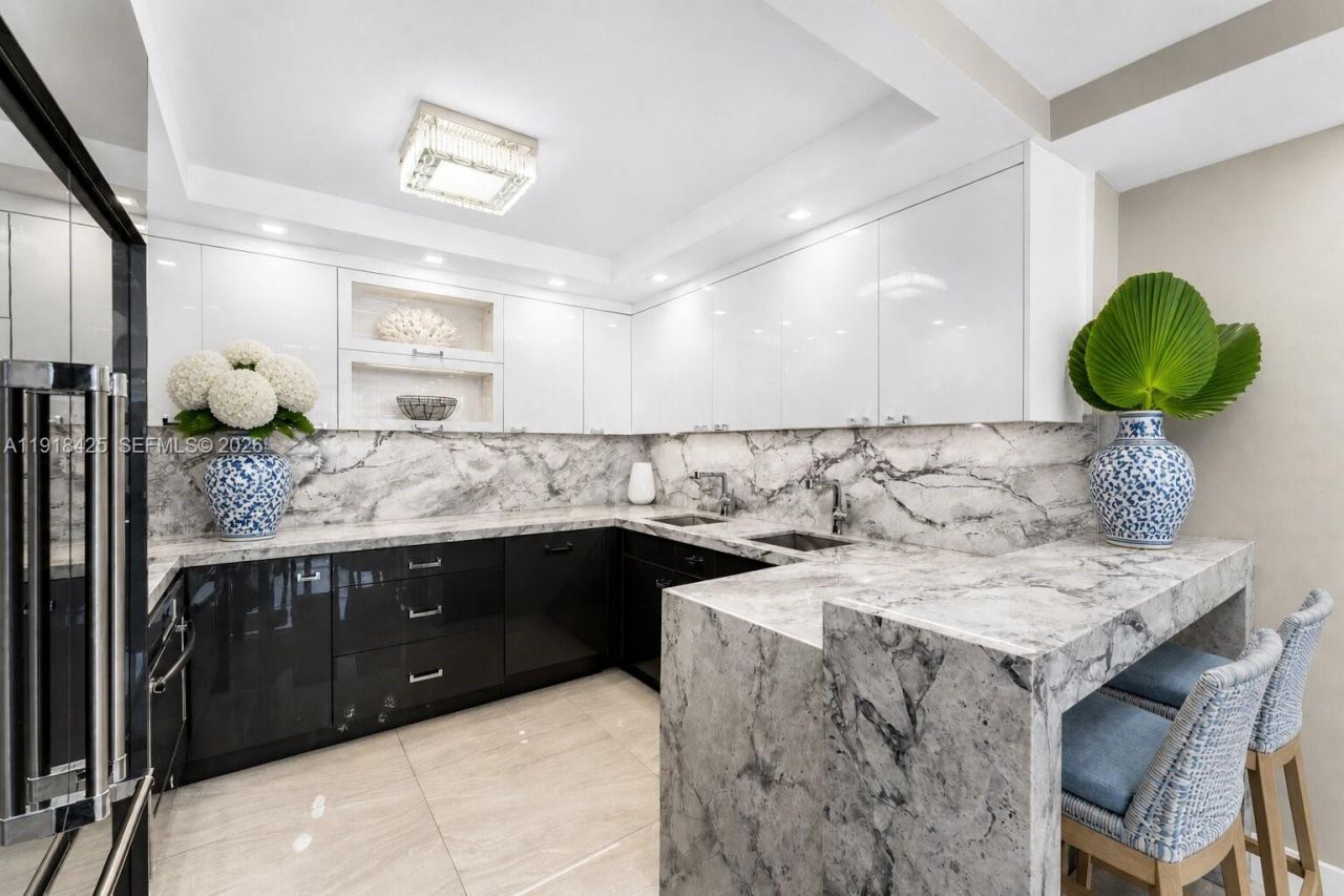 5225 Collins Ave, Unit 603, Miami Beach, FL 33140 Photo