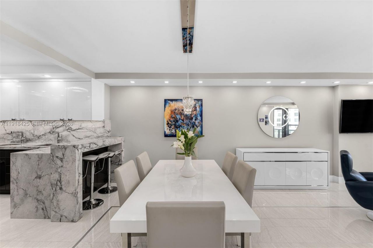 5225 Collins Ave, Unit 603, Miami Beach, FL 33140 Photo