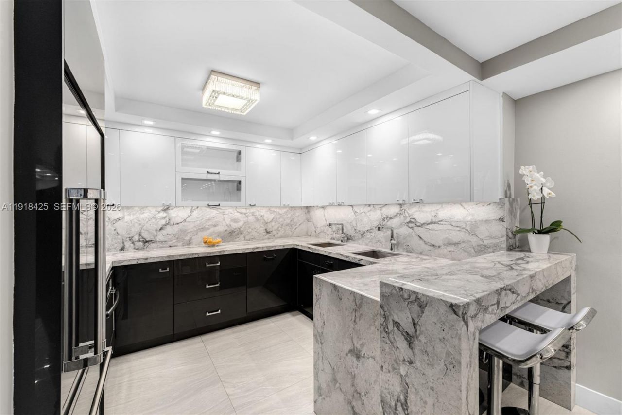 5225 Collins Ave, Unit 603, Miami Beach, FL 33140 Photo