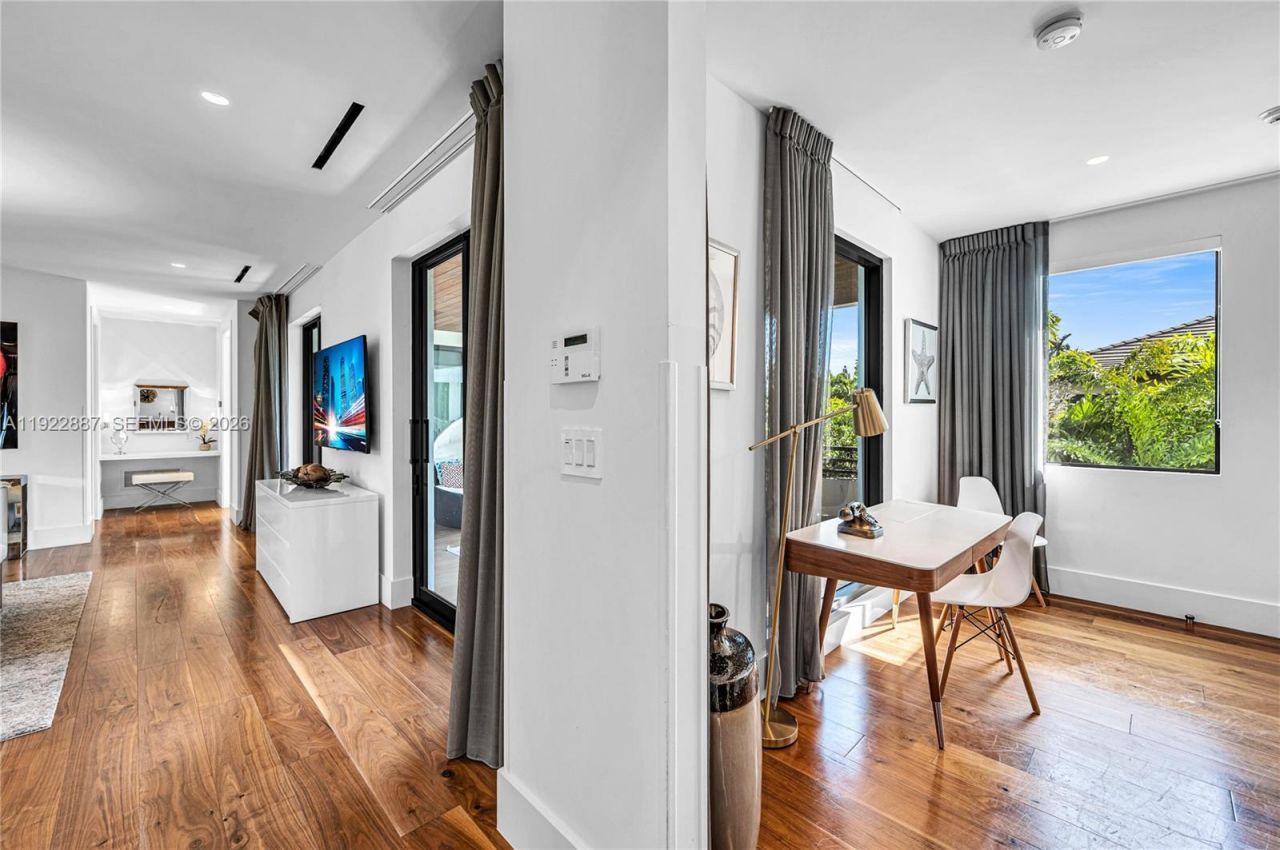 7501 Coquina Dr, North Bay Village, FL 33141 Photo