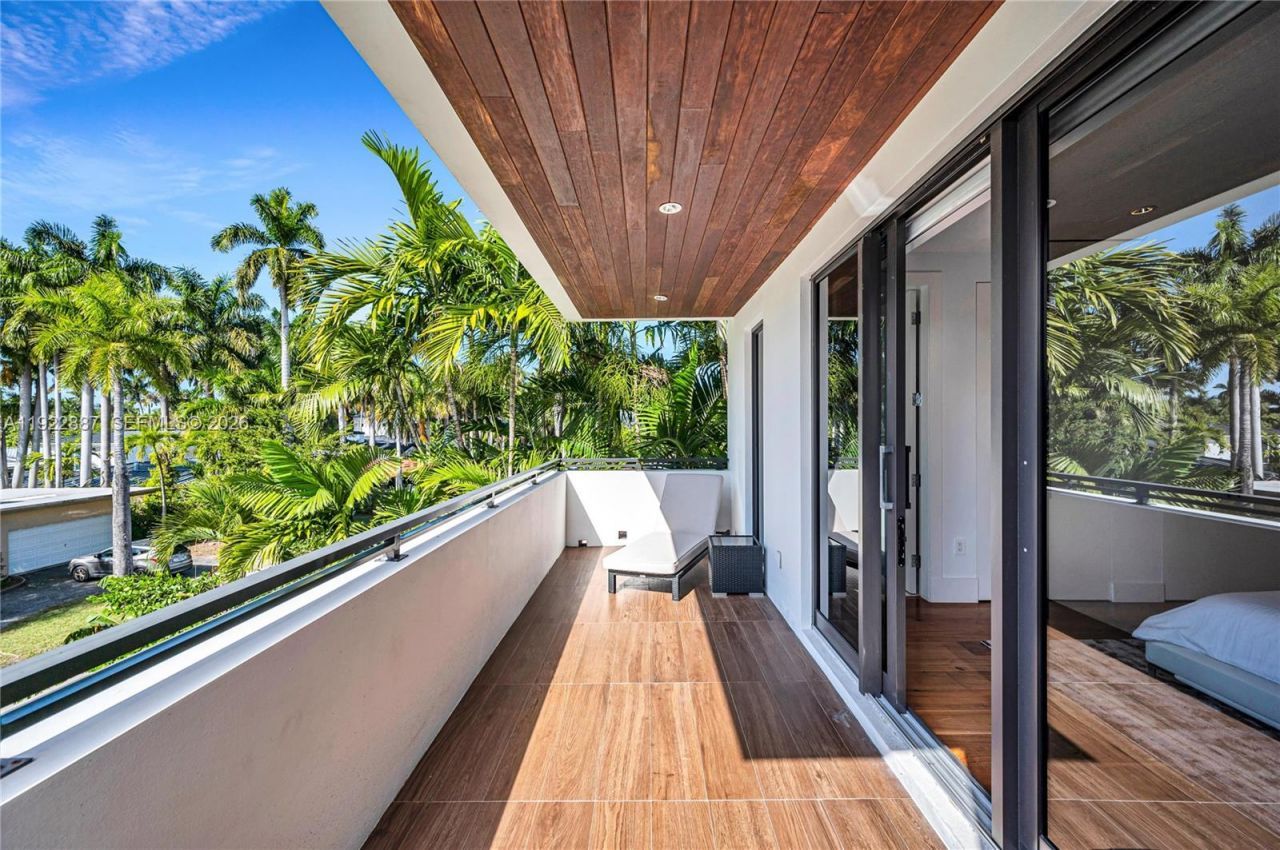 7501 Coquina Dr, North Bay Village, FL 33141 Photo