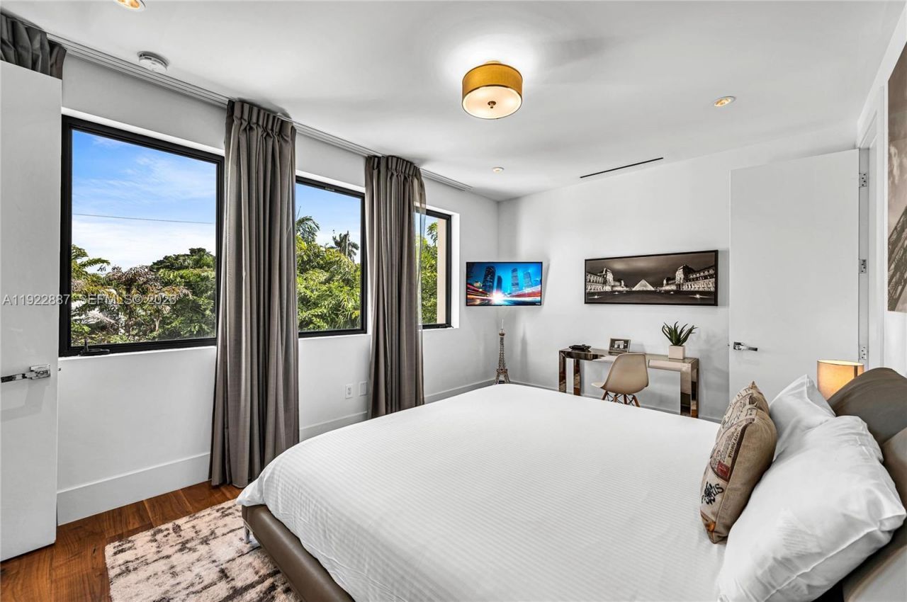 7501 Coquina Dr, North Bay Village, FL 33141 Photo