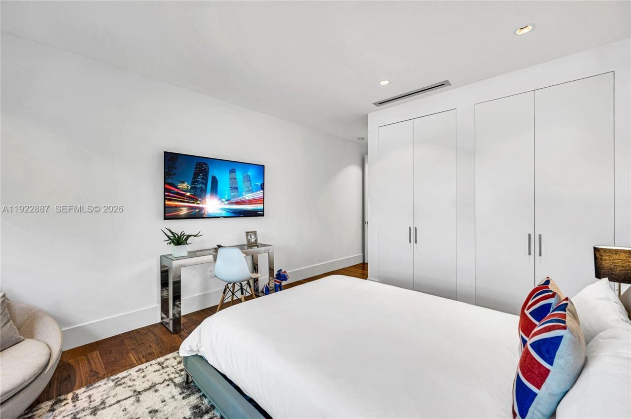 7501 Coquina Dr, North Bay Village, FL 33141 Photo