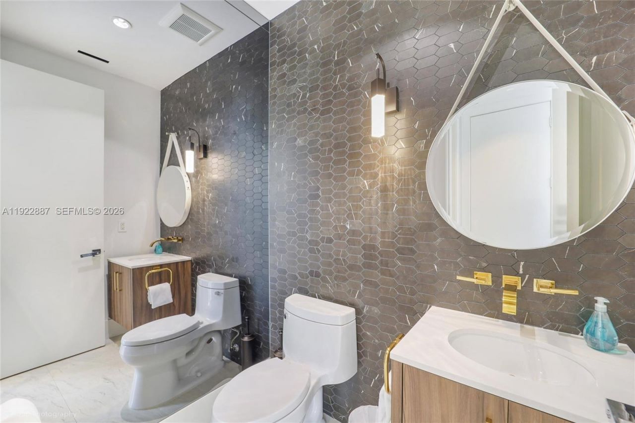 7501 Coquina Dr, North Bay Village, FL 33141 Photo