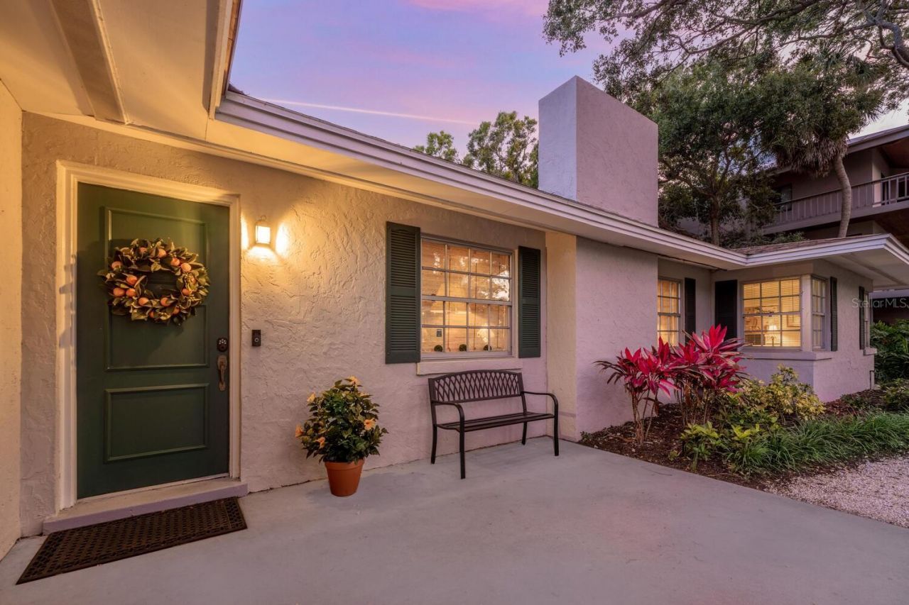 1542 Gulfview Drive, Sarasota, FL 34236 Photo