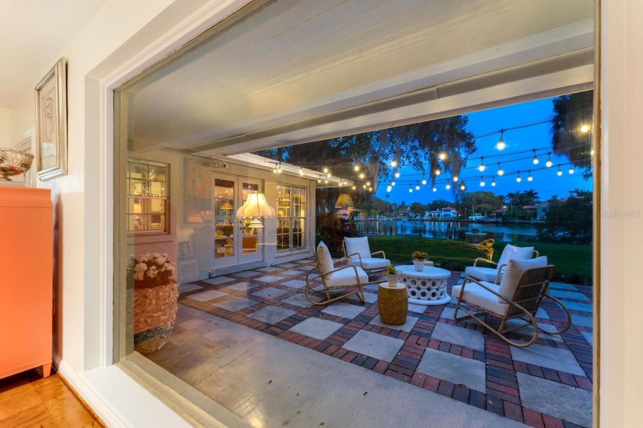 1542 Gulfview Drive, Sarasota, FL 34236 Photo