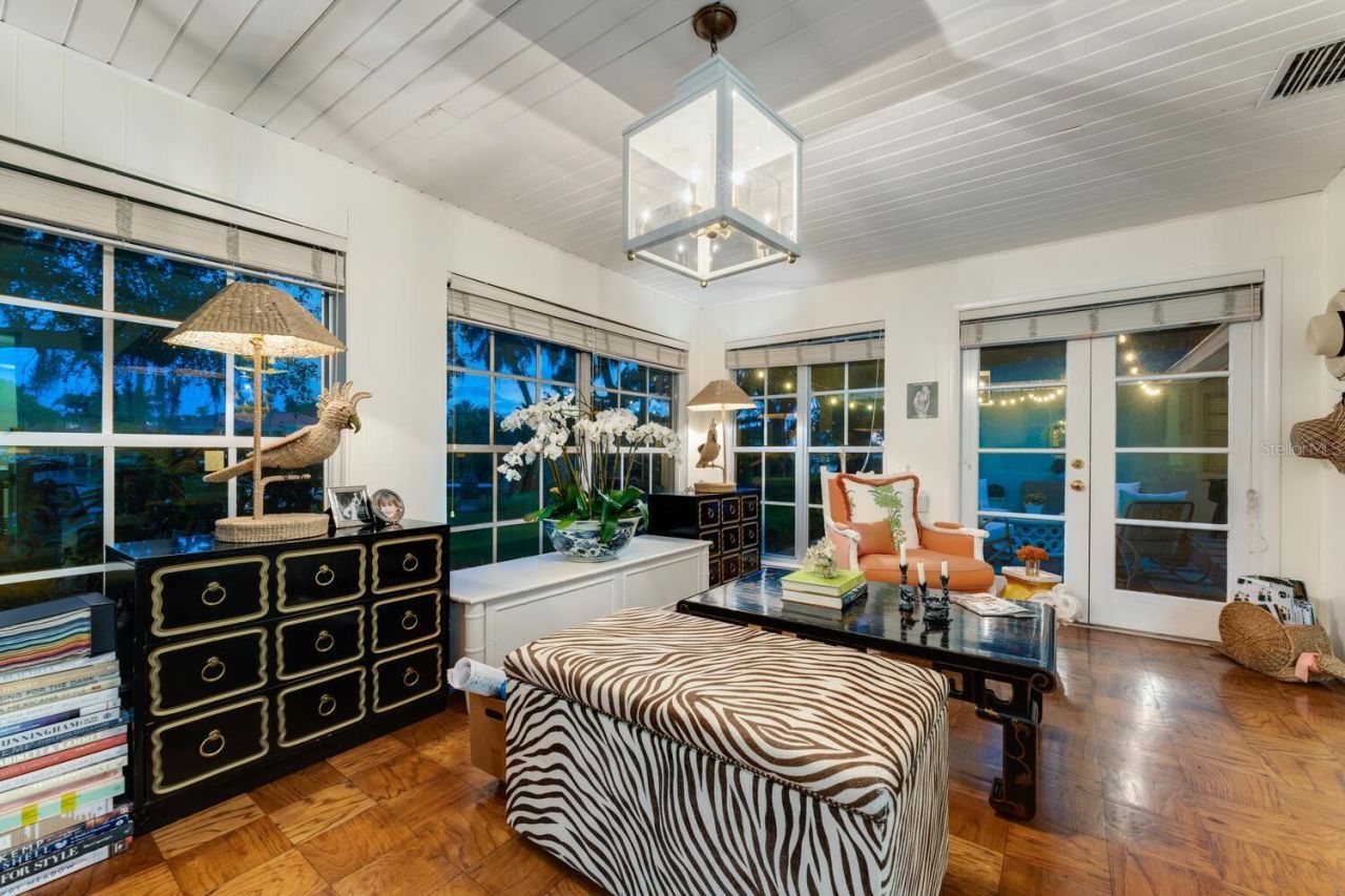 1542 Gulfview Drive, Sarasota, FL 34236 Photo