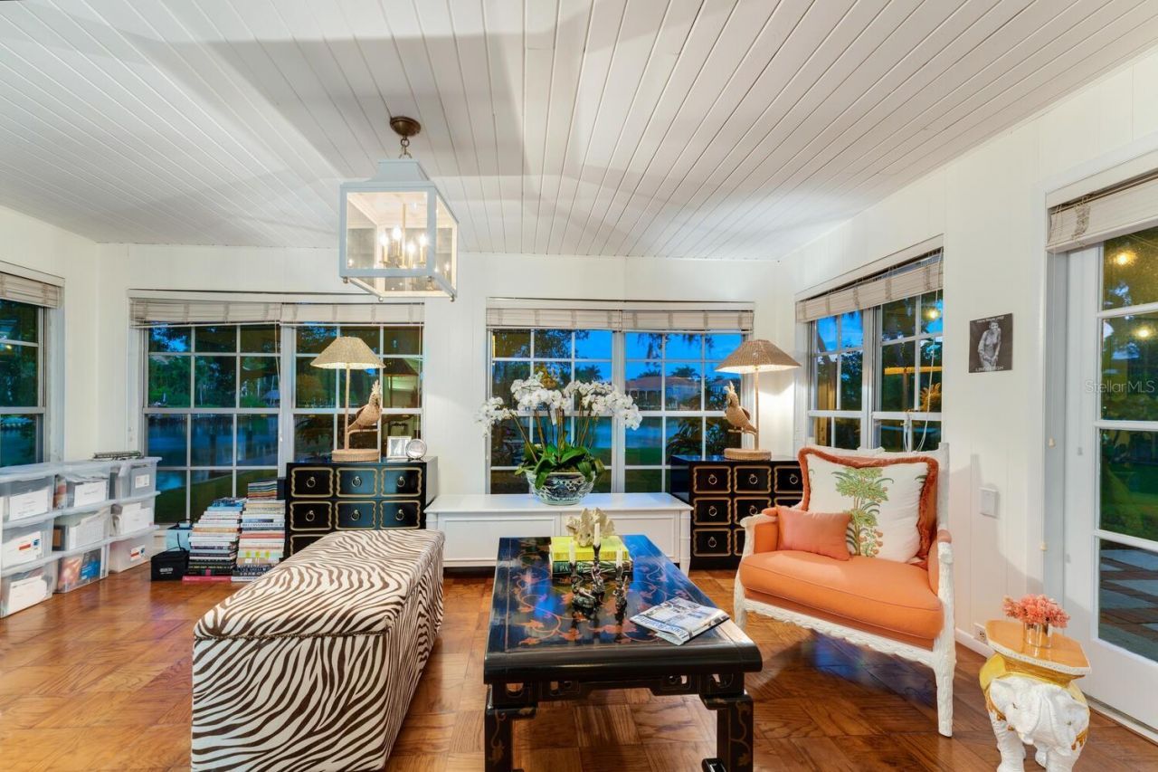 1542 Gulfview Drive, Sarasota, FL 34236 Photo