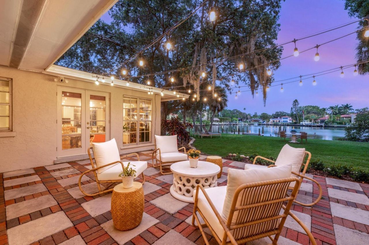 1542 Gulfview Drive, Sarasota, FL 34236 Photo