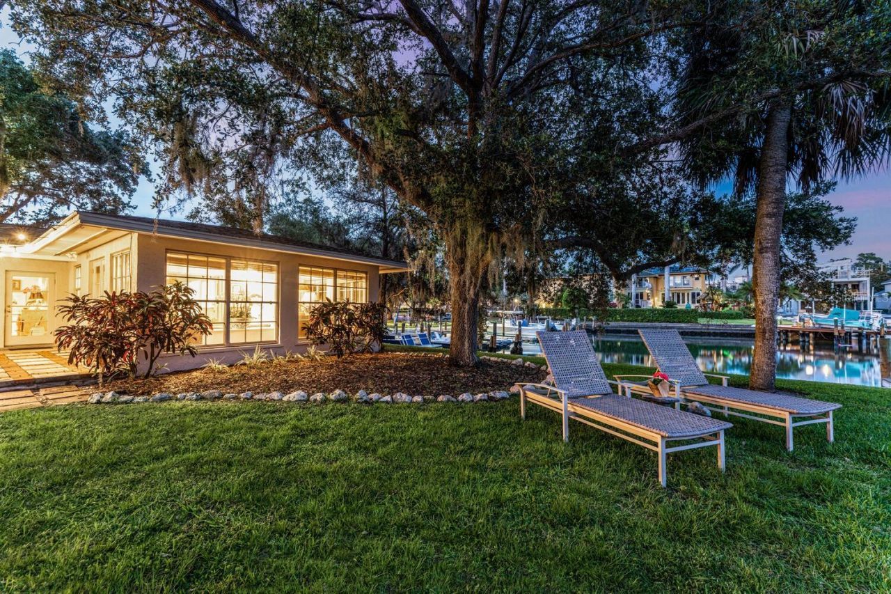 1542 Gulfview Drive, Sarasota, FL 34236 Photo