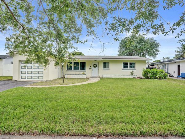 731 SW 71st Terrace, Pembroke Pines, FL 33023