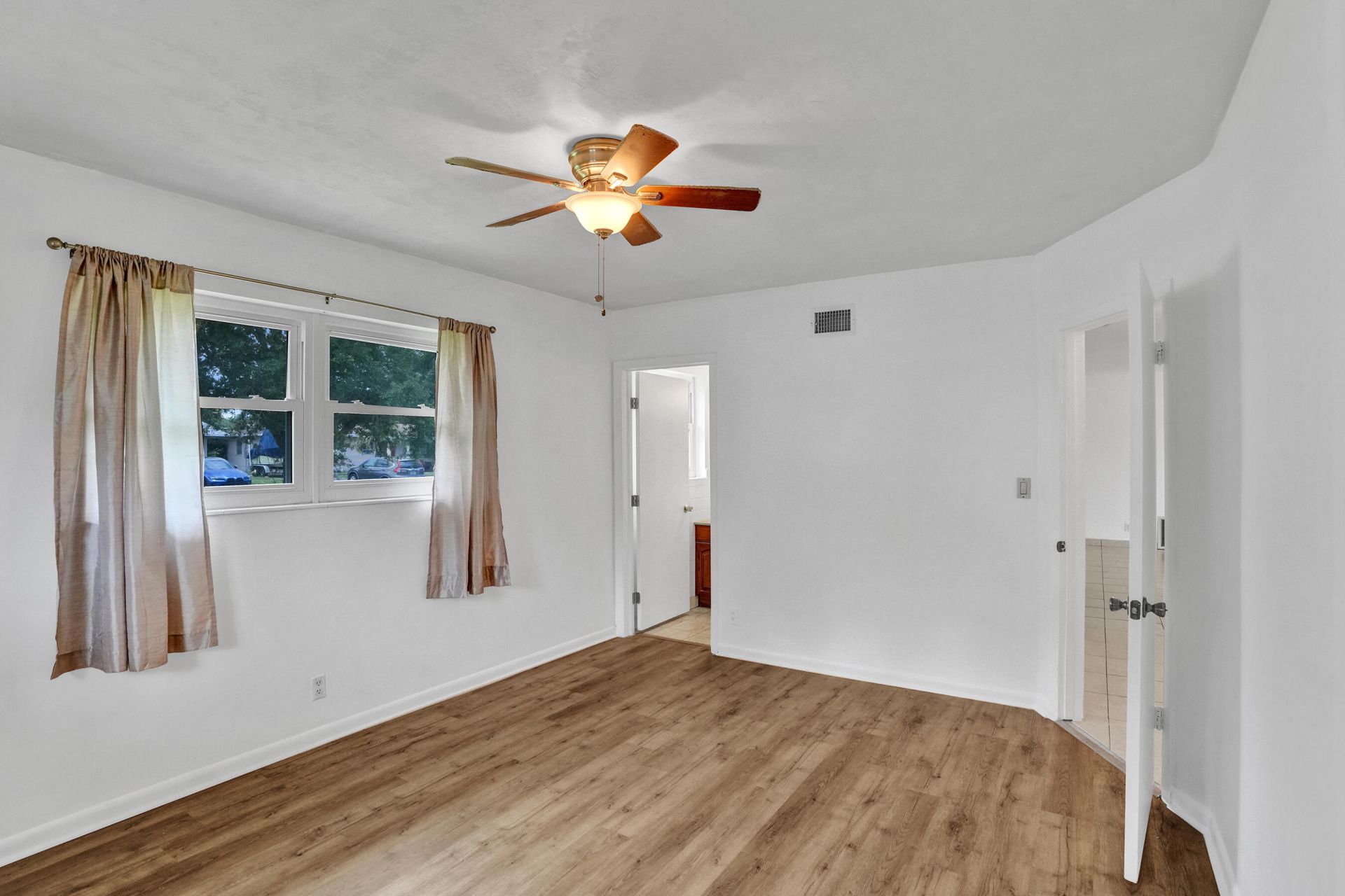 731 SW 71st Terrace, Pembroke Pines, FL 33023 Photo