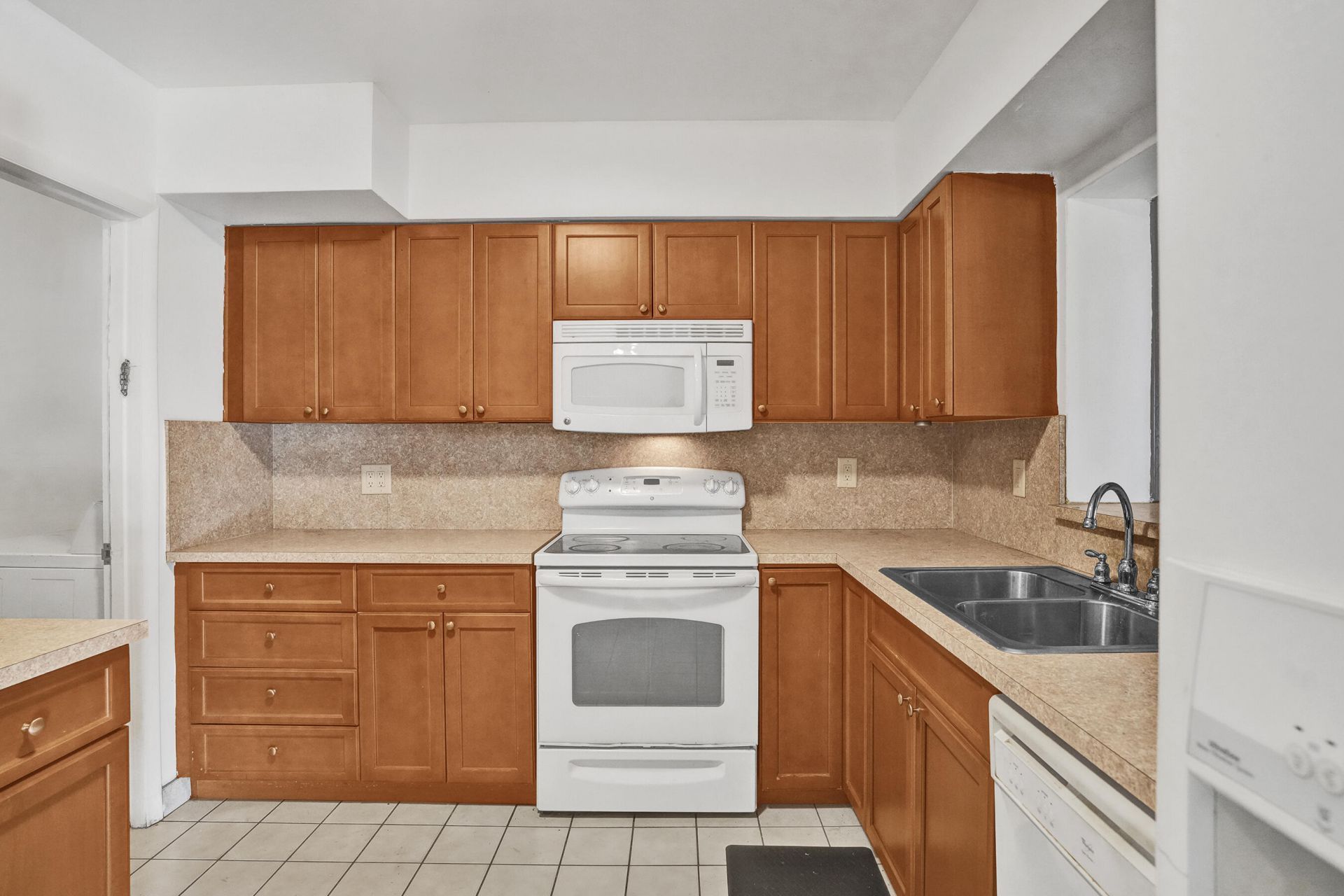 731 SW 71st Terrace, Pembroke Pines, FL 33023 Photo