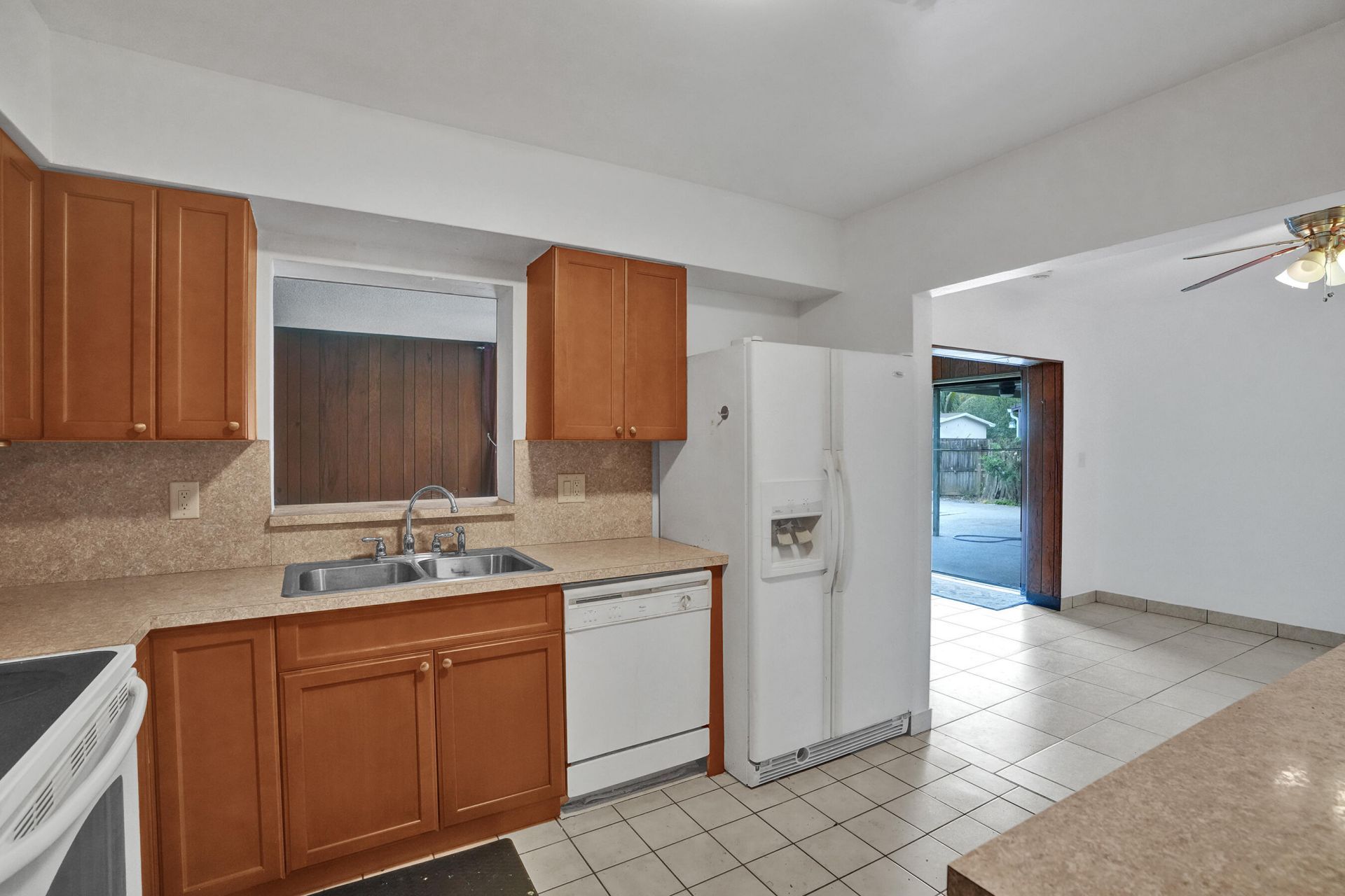 731 SW 71st Terrace, Pembroke Pines, FL 33023 Photo