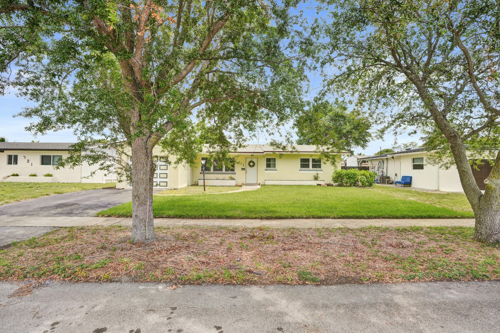 731 SW 71st Terrace, Pembroke Pines, FL 33023 Photo