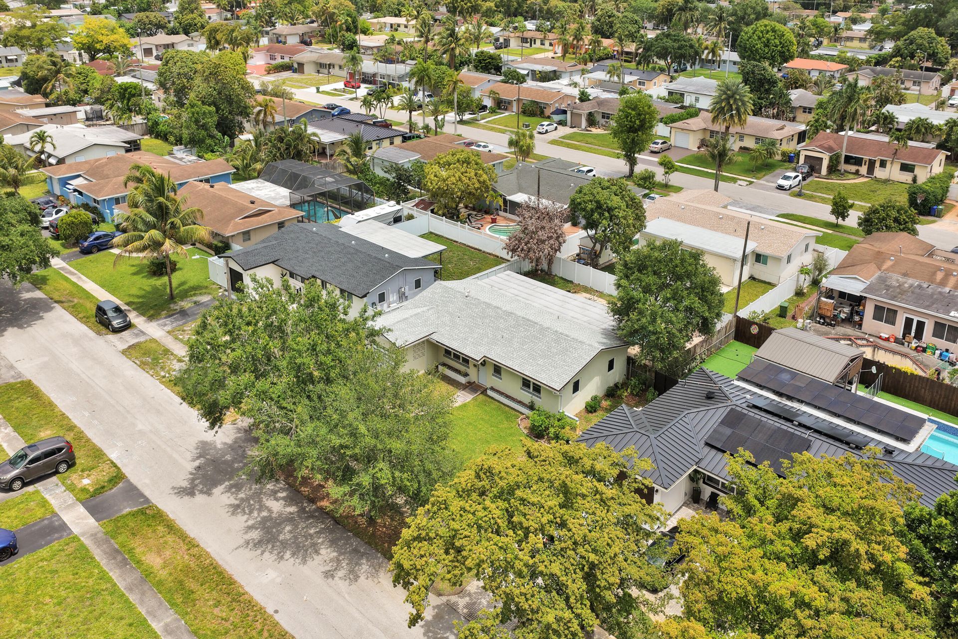 731 SW 71st Terrace, Pembroke Pines, FL 33023 Photo