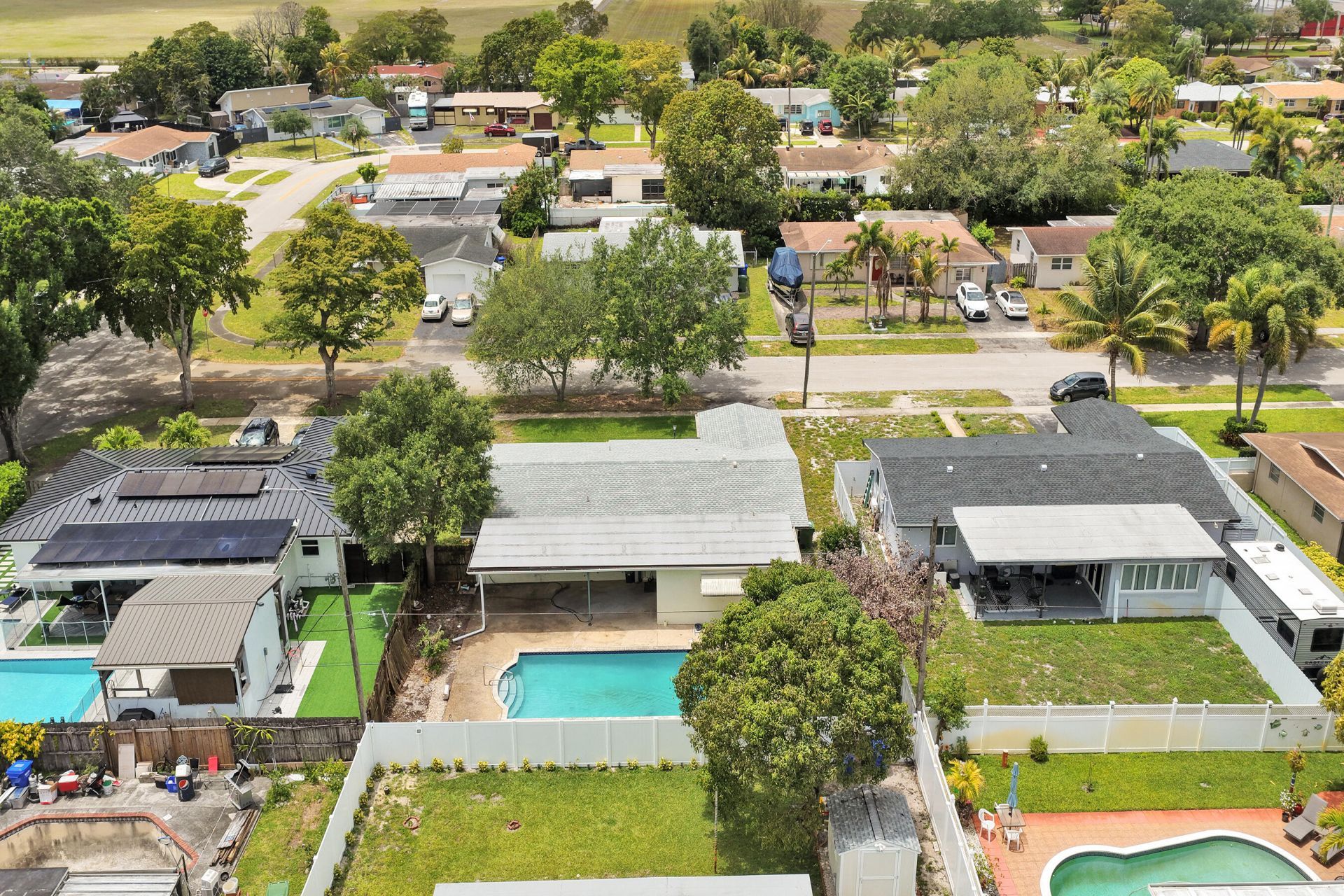 731 SW 71st Terrace, Pembroke Pines, FL 33023 Photo