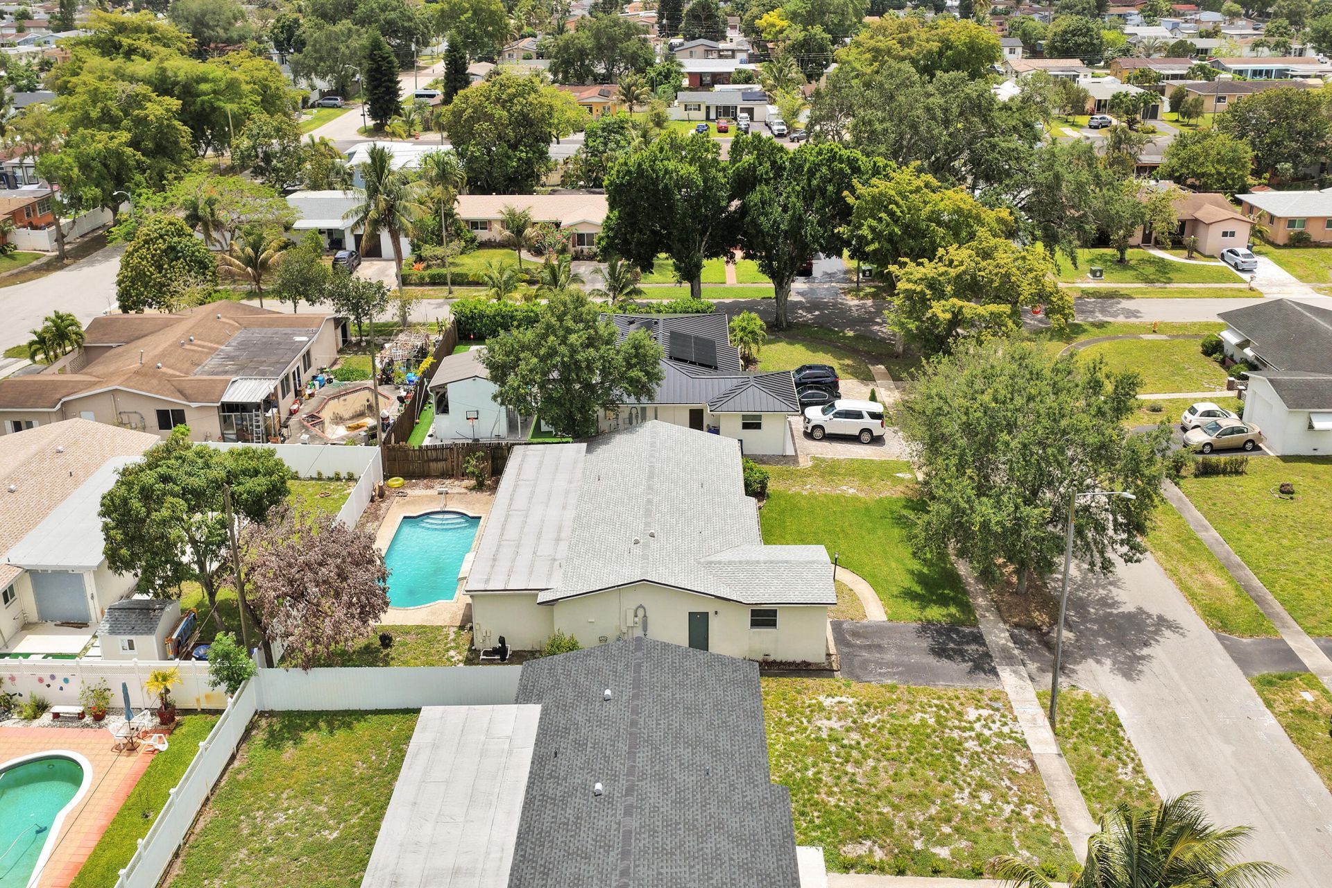 731 SW 71st Terrace, Pembroke Pines, FL 33023 Photo