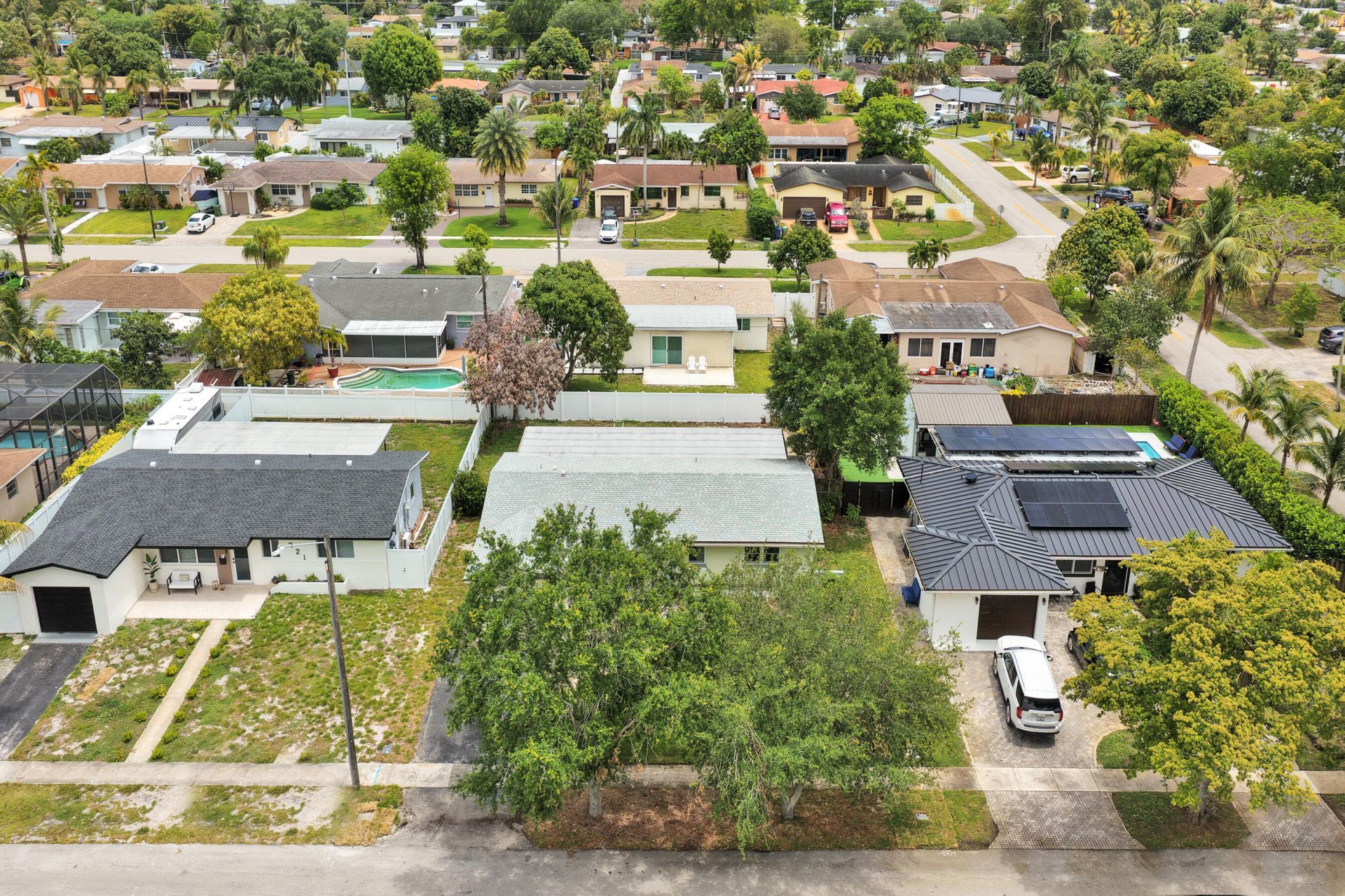 731 SW 71st Terrace, Pembroke Pines, FL 33023 Photo