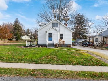 93 Cleveland Avenue, Doylestown, OH 44230