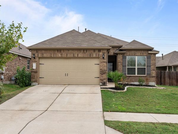 320 Cyril DR, Hutto, TX 78634