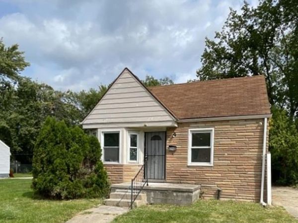 8210 Warwick Street, Detroit, MI 48228