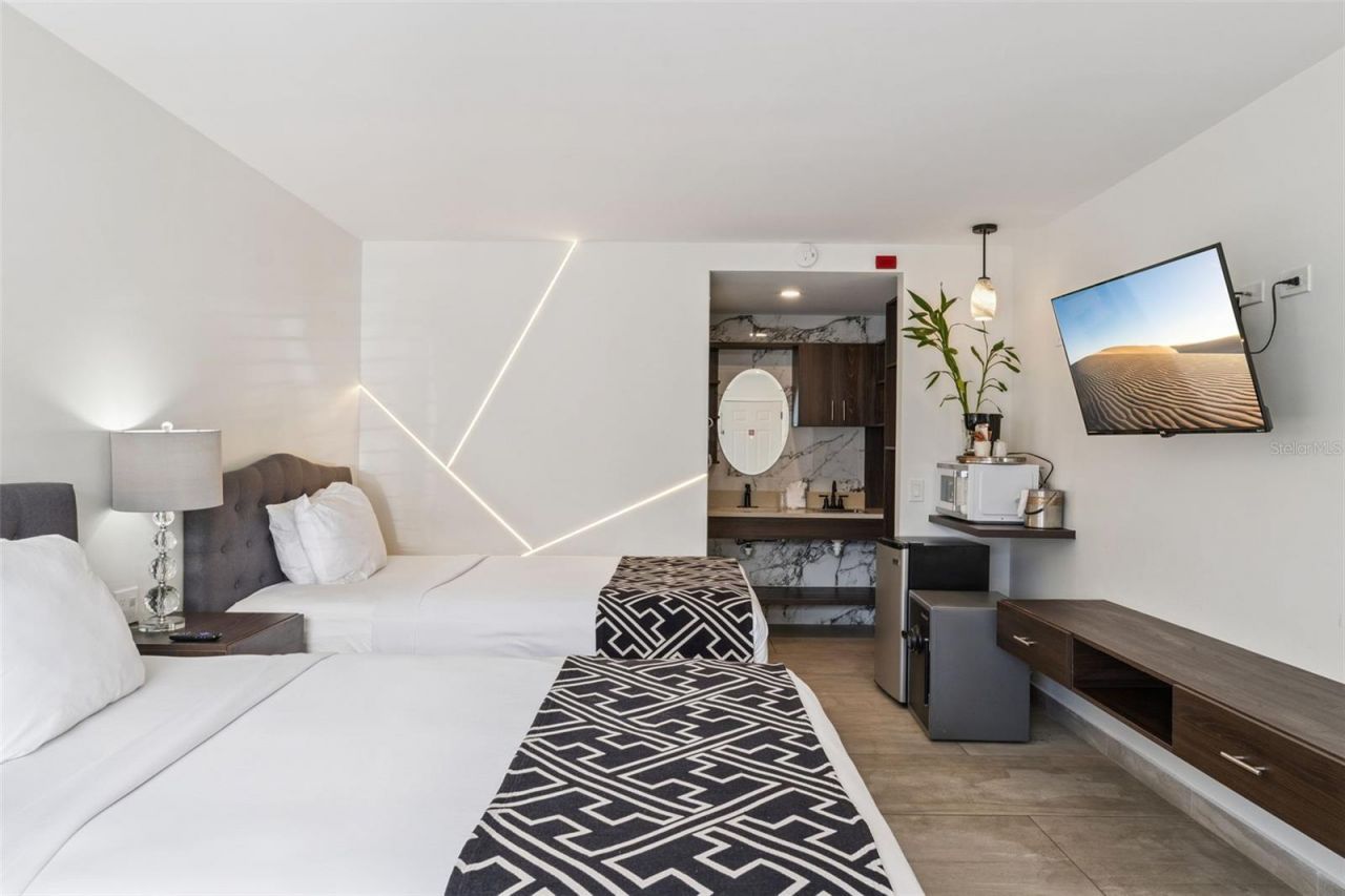 4643 W Irlo Bronson Memorial Highway, Kissimmee, FL 34746 Photo