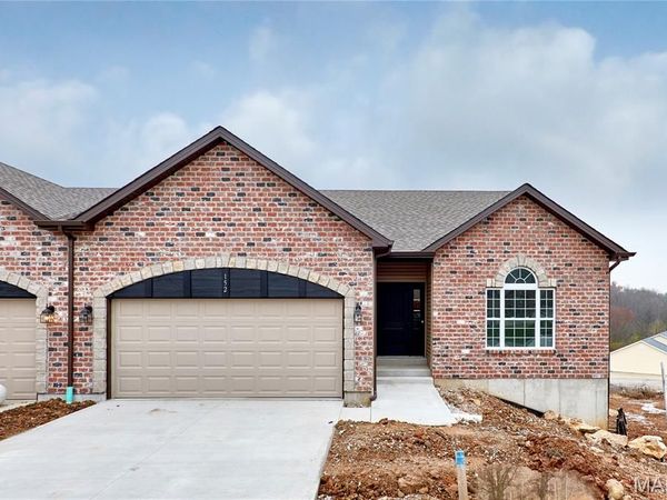 152 Canyon Creek Circle, Moscow Mills, MO 63362