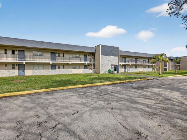 7925 Colony Circle S, Unit 203, Tamarac, FL 33321