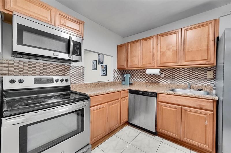 1000 Parkview Drive, Unit 306, Hallandale Beach, FL 33009 Photo