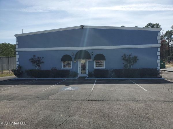 12473 Dedeaux Road, Gulfport, MS 39503