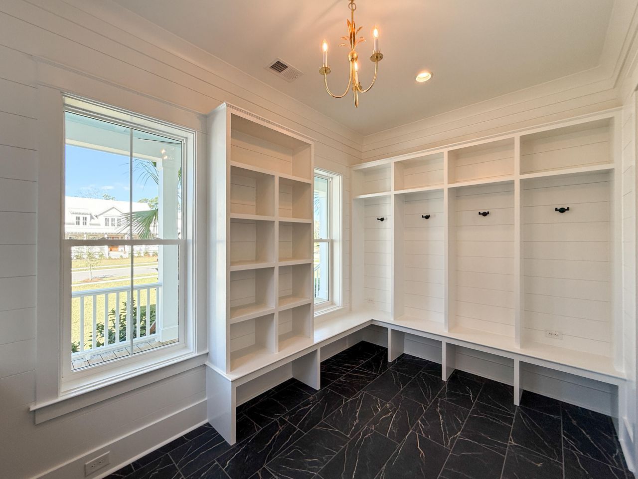 3845 Delinger Drive Photo 6