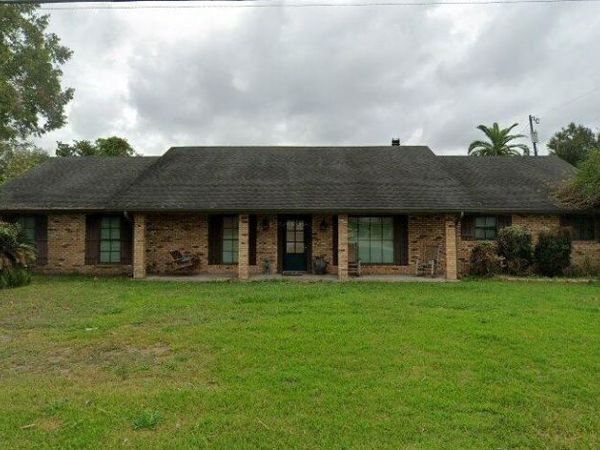 1212 Grand Point Ave, Breaux Bridge, LA 70517