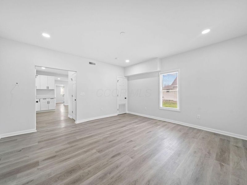 2841 E 10th Avenue, Columbus, OH 43219 Photo 11