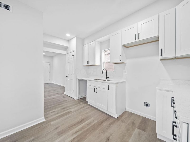 2841 E 10th Avenue, Columbus, OH 43219 Photo 14