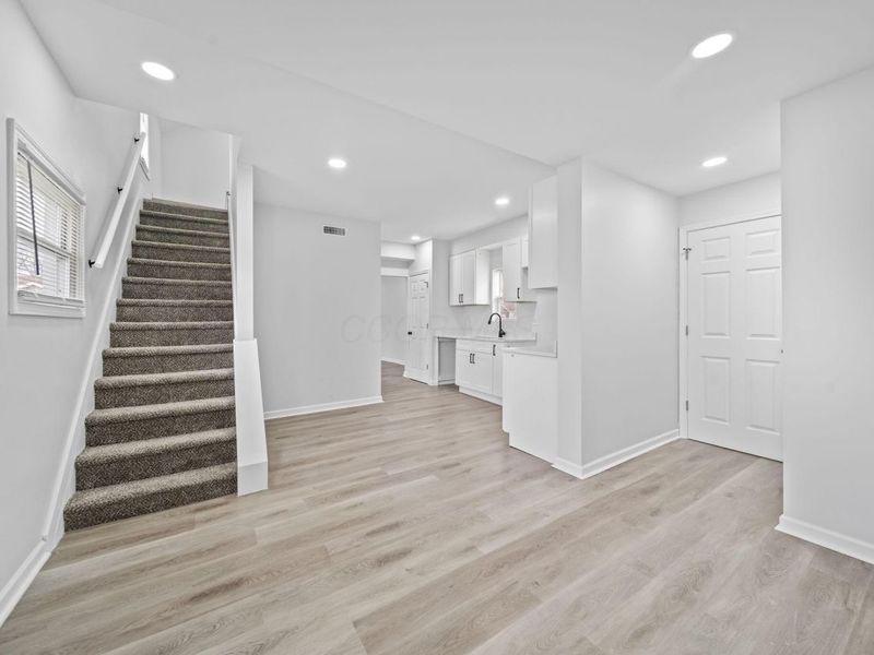 2841 E 10th Avenue, Columbus, OH 43219 Photo 16