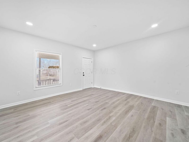 2841 E 10th Avenue, Columbus, OH 43219 Photo 27