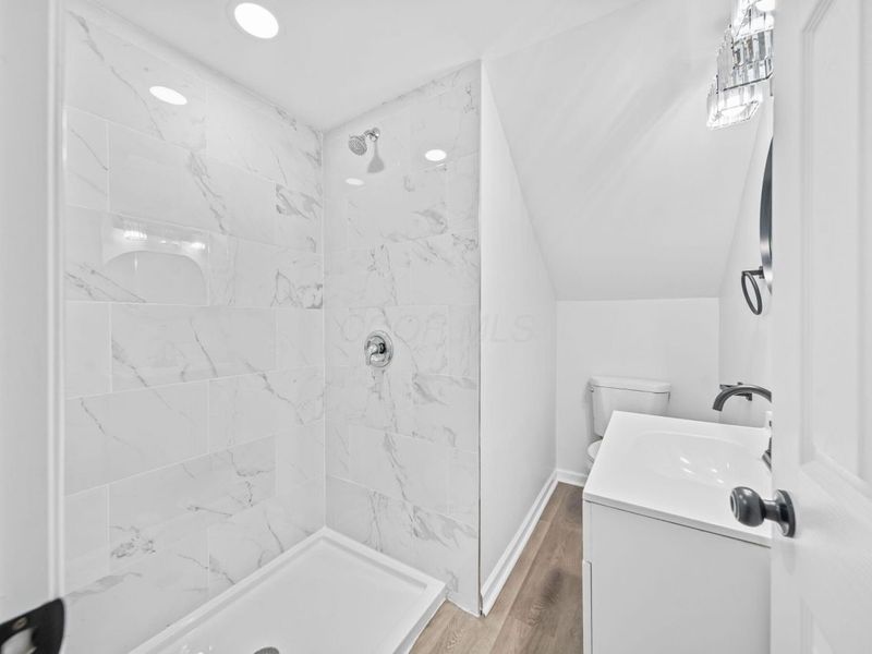 2841 E 10th Avenue, Columbus, OH 43219 Photo 3