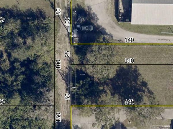 118 N Broadway Street, Fellsmere, FL 32948