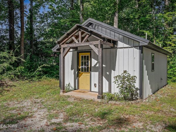 3247 Moodyville Rd, Byrdstown, TN 38549