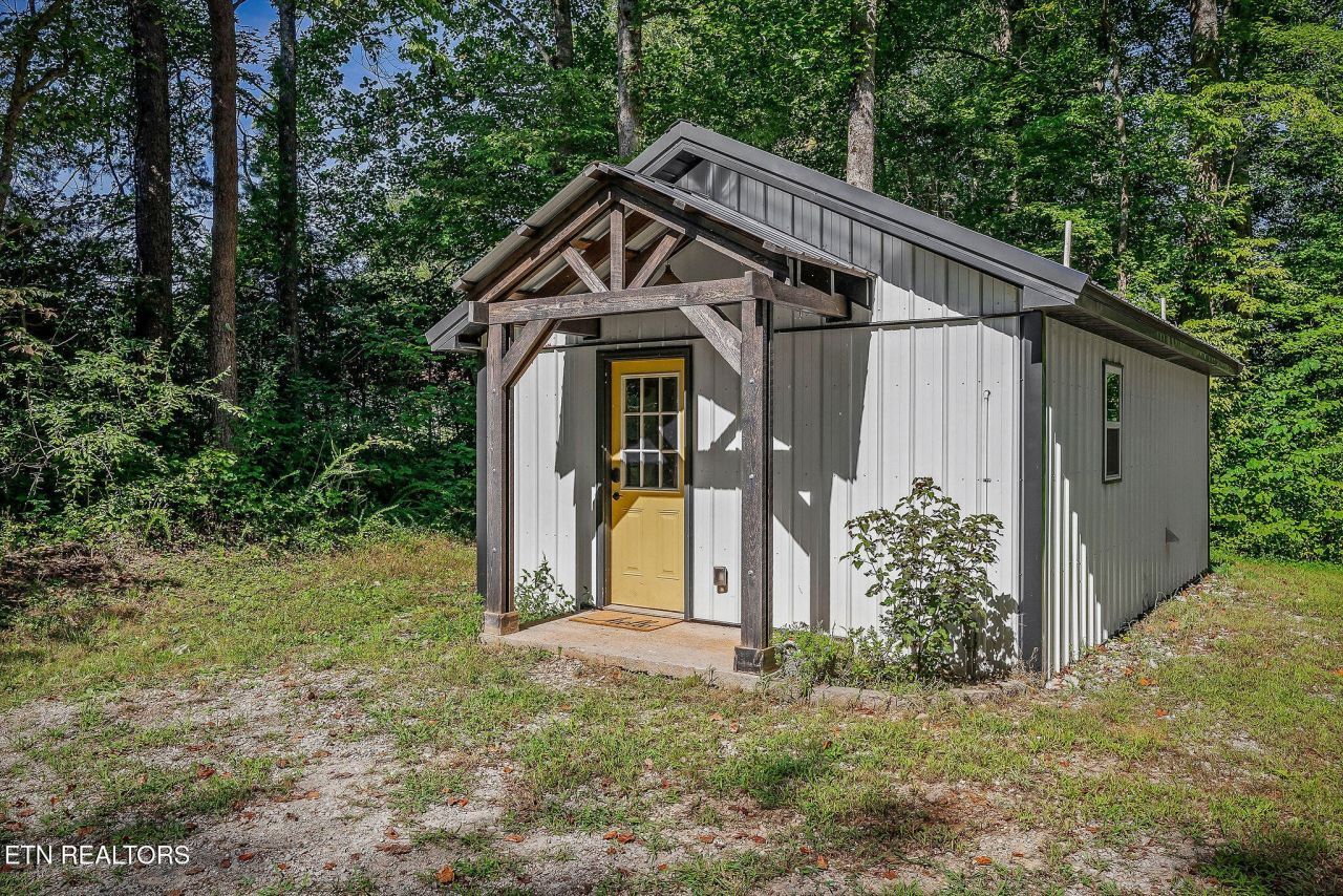 3247 Moodyville Rd, Byrdstown, TN 38549 Main Photo