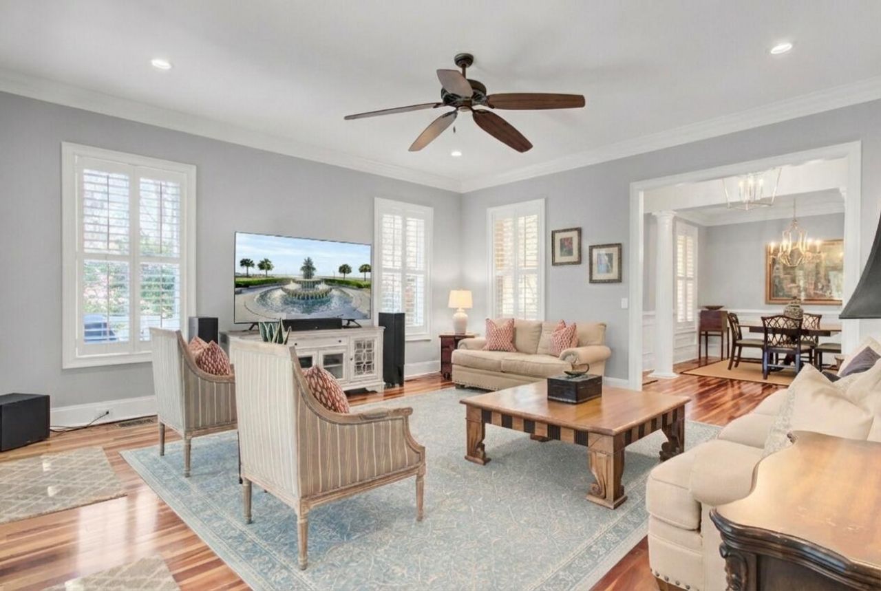 368 Evian Way Photo 13