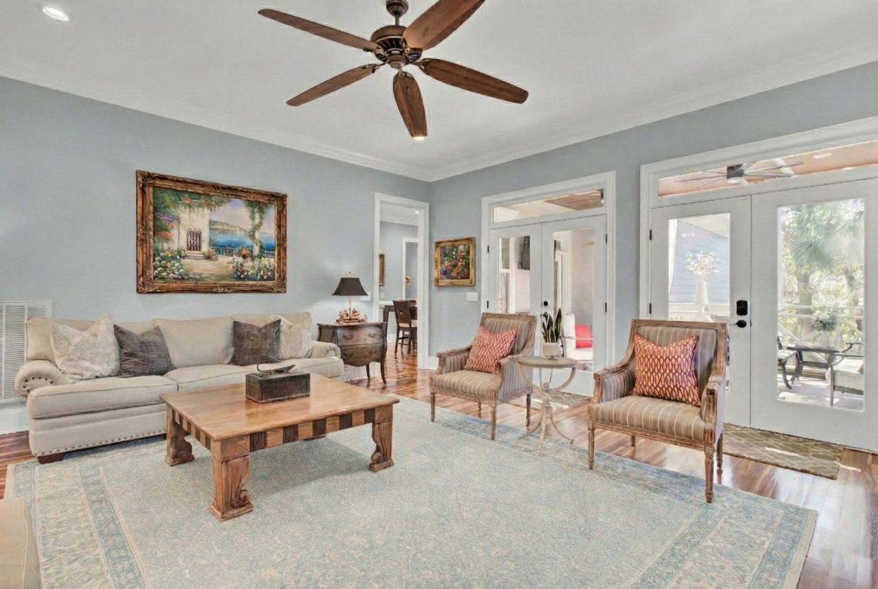 368 Evian Way Photo 14